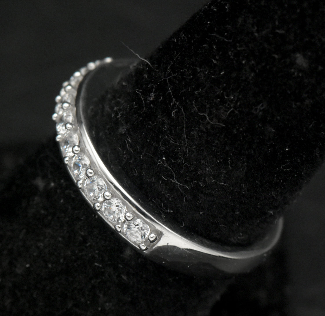 Vintage Sterling Silver Cubic Zirconia Ring - Size 7