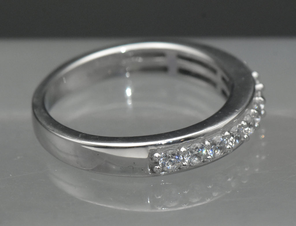 Vintage Sterling Silver Cubic Zirconia Ring - Size 7