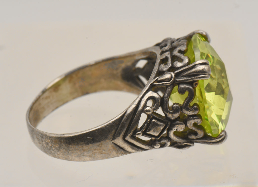 Vintage Sterling Silver Lime Green Cubic Zirconia Ring - Size 9.25