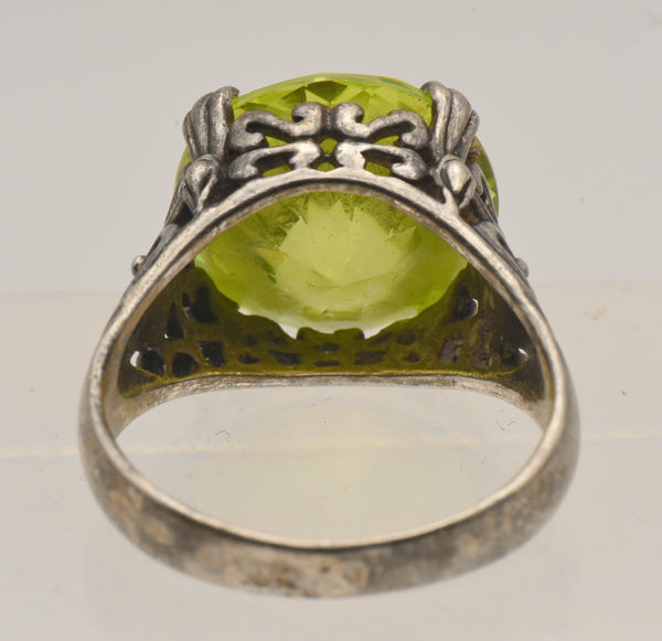 Vintage Sterling Silver Lime Green Cubic Zirconia Ring - Size 9.25