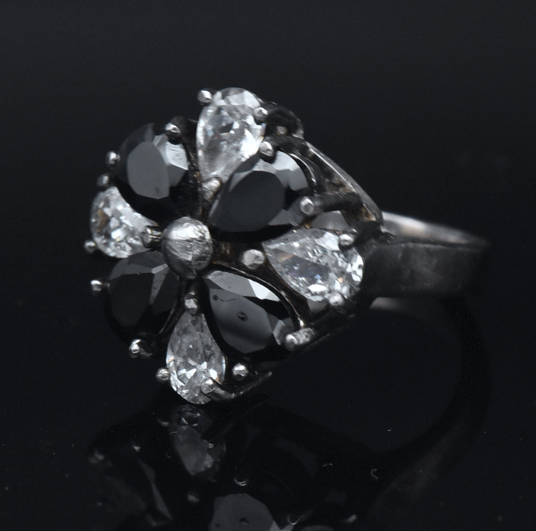 Vintage Sterling Silver Black and Colorless CZ Ring - Size 4.75