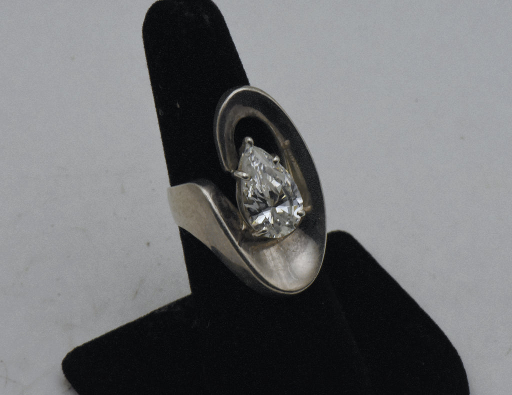 Vintage Sterling Silver Cubic Zirconia Modern Design Ring - Size 6