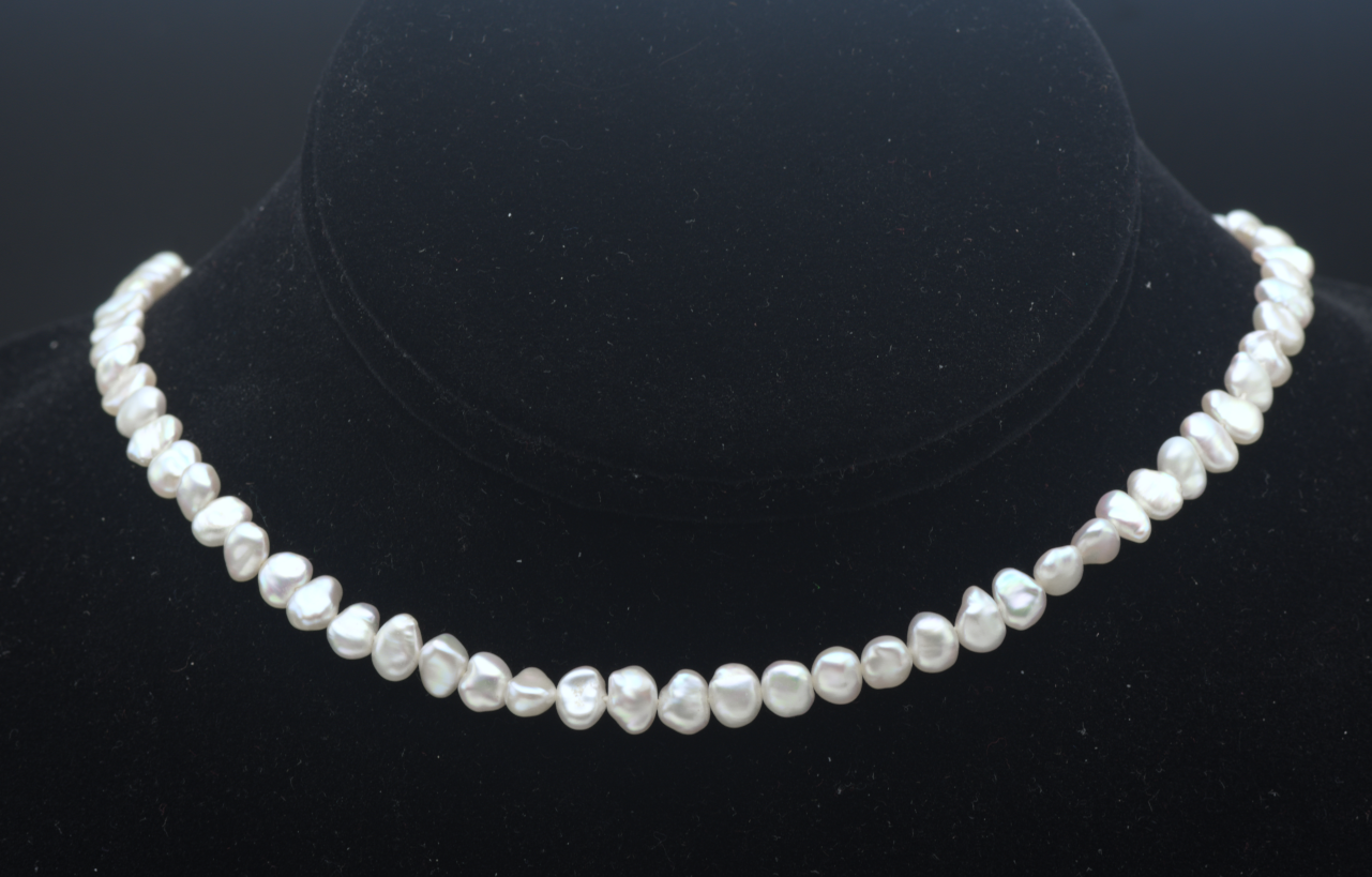 BROKEN Vintage Freshwater Pearls Single Strand Necklace - 32"