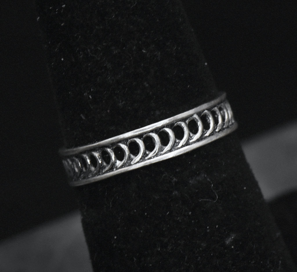 Vintage Sterling Silver Band - Size 6