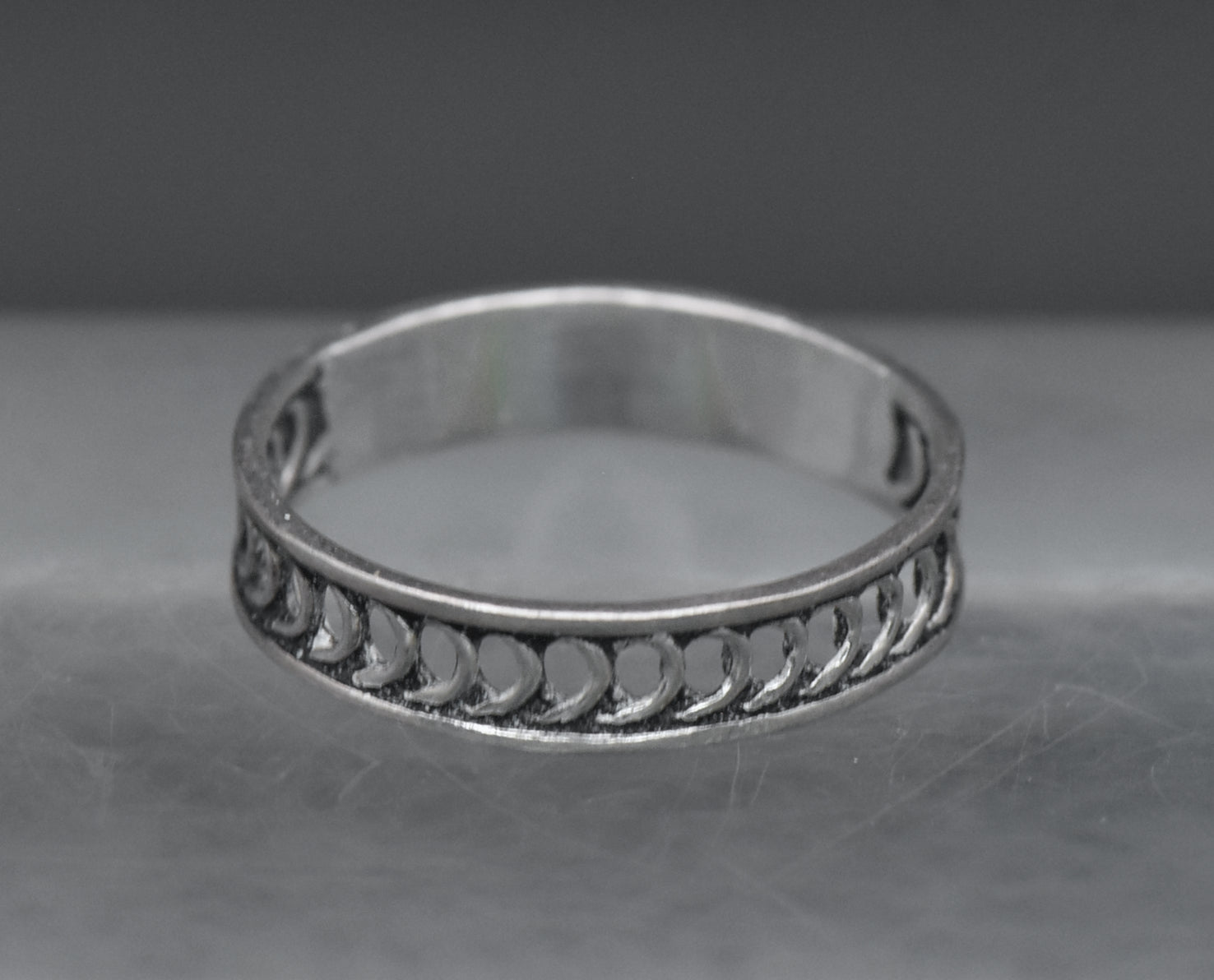 Vintage Sterling Silver Band - Size 6