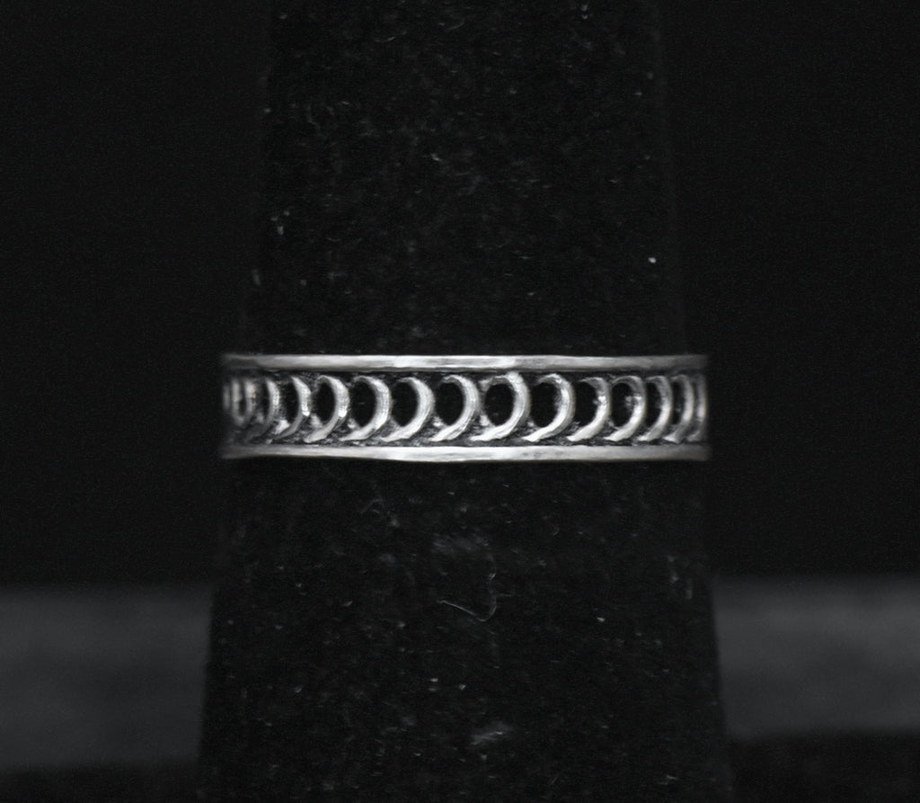 Vintage Sterling Silver Band - Size 6