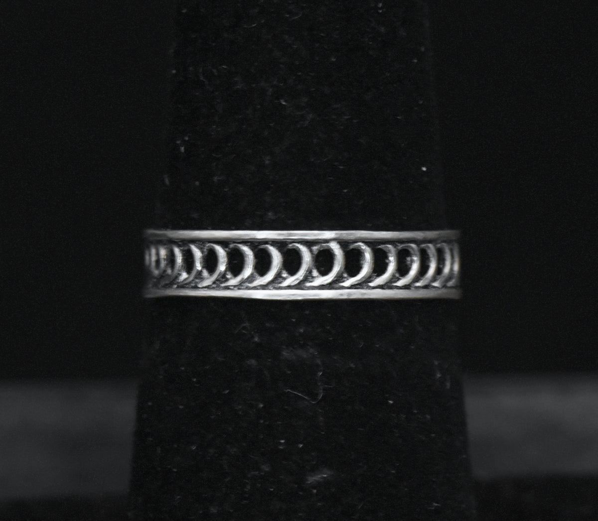 Vintage Sterling Silver Band - Size 6