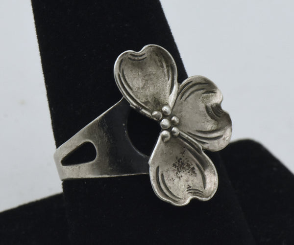 Beau - Vintage Sterling Silver Dogwood Flower Adjustable Size Ring - BROKEN