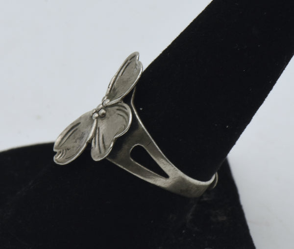 Beau - Vintage Sterling Silver Dogwood Flower Adjustable Size Ring - BROKEN