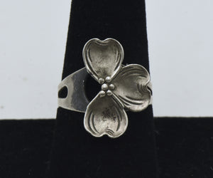 Beau - Vintage Sterling Silver Dogwood Flower Adjustable Size Ring - BROKEN