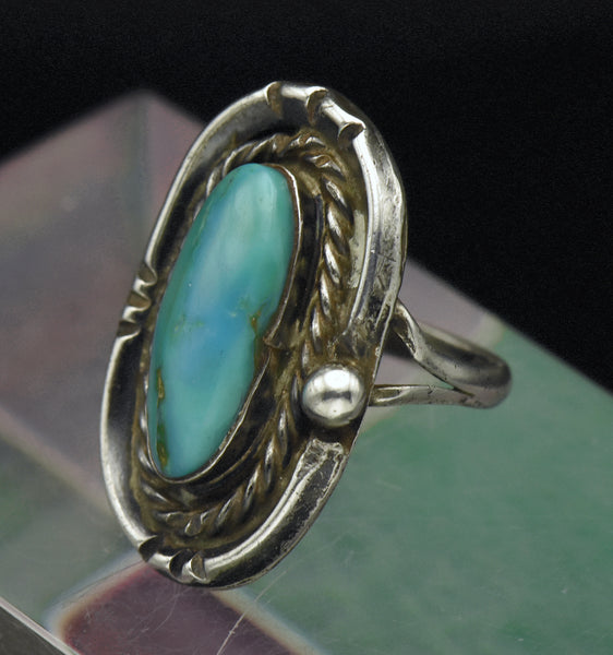 Vintage Handmade Sterling Silver Turquoise Southwestern Style Ring - Size 7