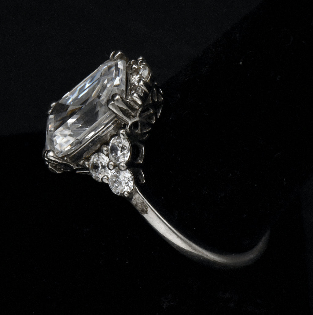 Vintage Cubic Zirconia Sterling Silver Ring - Size 8