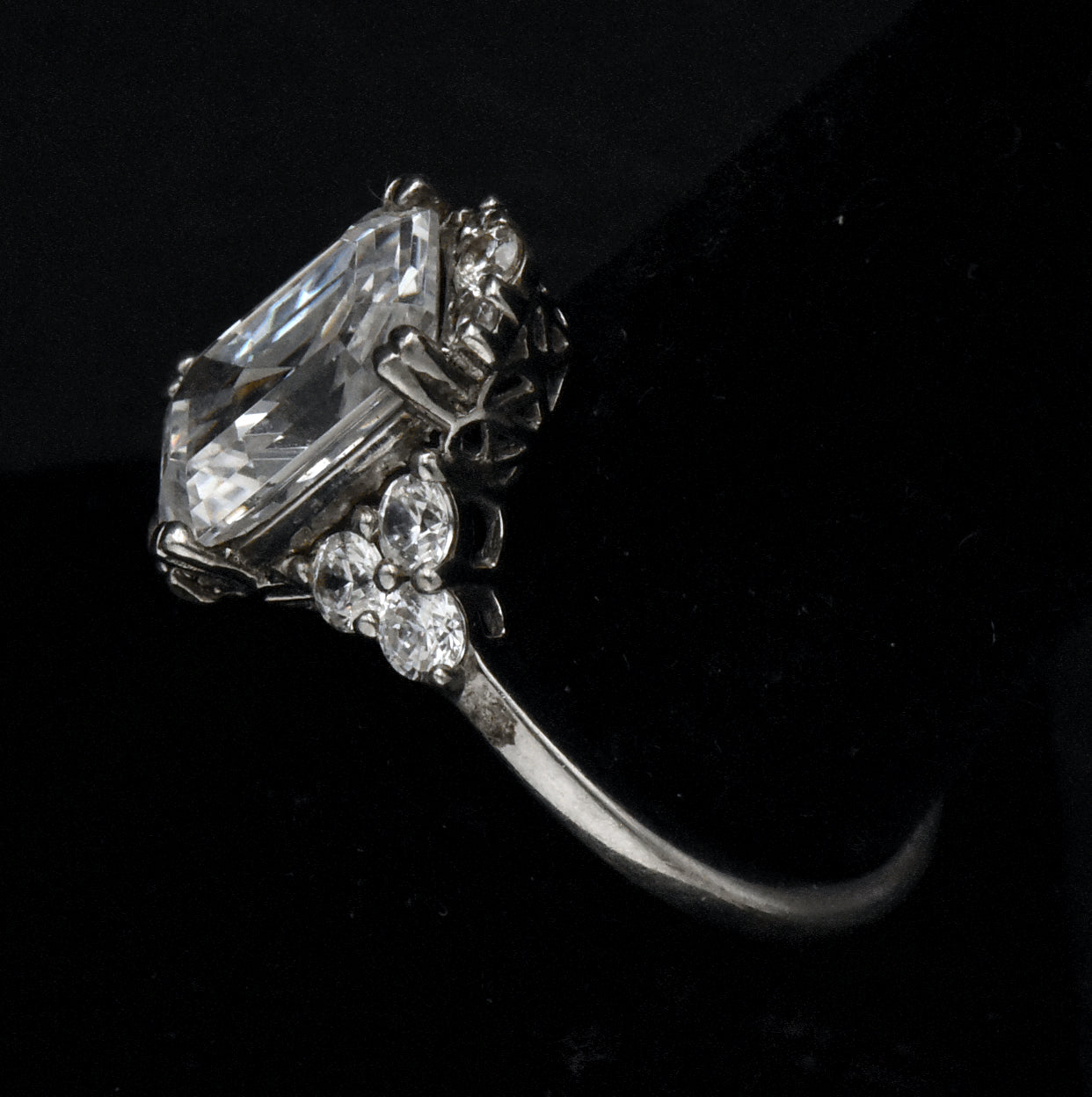Vintage Cubic Zirconia Sterling Silver Ring - Size 8