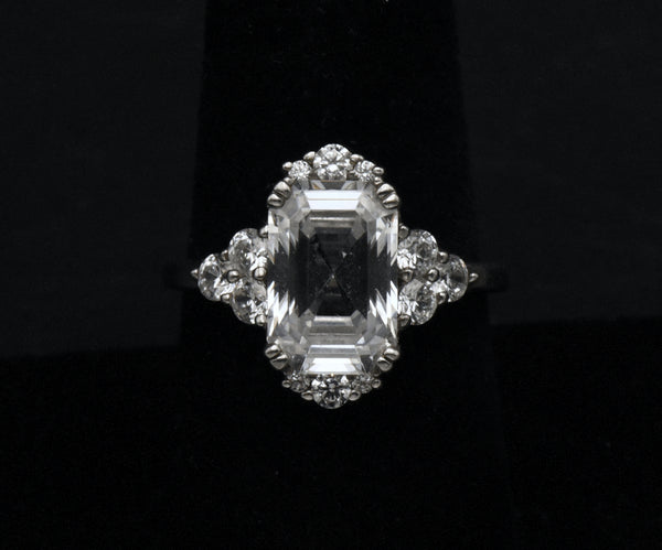 Vintage Cubic Zirconia Sterling Silver Ring - Size 8