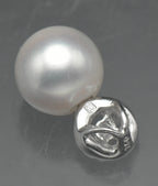 Vintage 18k White Gold Pearl and Diamonds Pendant