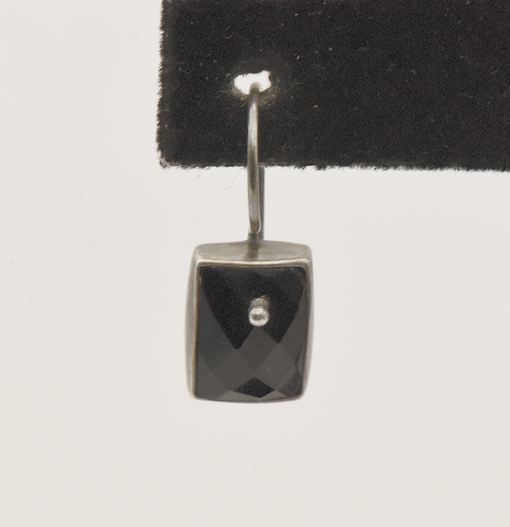 UNMATCHED Silpada - Vintage Handmade Sterling Silver Black Onyx Earring