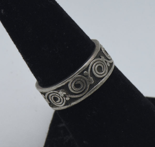 Vintage Handmade Sterling Silver Band - Size 6.5