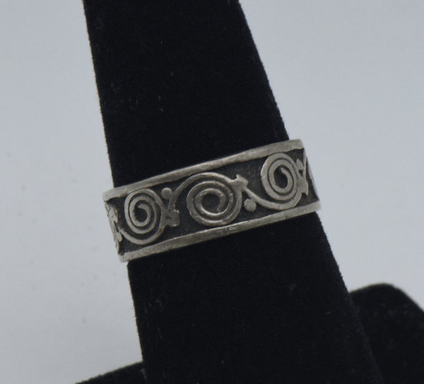 Vintage Handmade Sterling Silver Band - Size 6.5