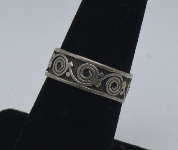 Vintage Handmade Sterling Silver Band - Size 6.5