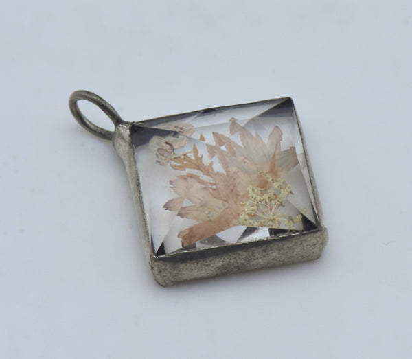 Vintage Dried Flowers Faceted Resin Pendant