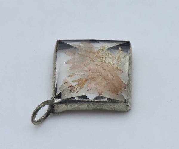Vintage Dried Flowers Faceted Resin Pendant