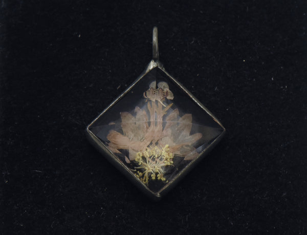 Vintage Dried Flowers Faceted Resin Pendant