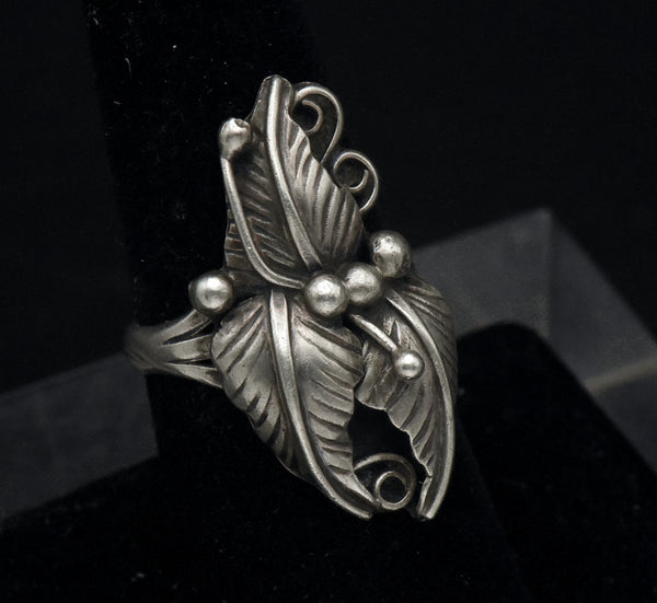 Vintage Handmade Sterling Silver Navajo Foliate Ring - Size 7