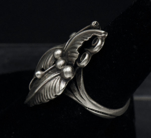 Vintage Handmade Sterling Silver Navajo Foliate Ring - Size 7