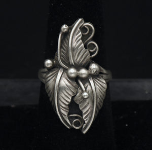 Vintage Handmade Sterling Silver Navajo Foliate Ring - Size 7