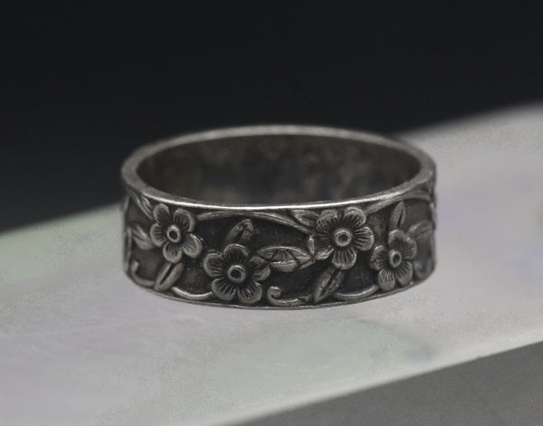 Vintage Sterling Silver Embossed Floral Band - Size 6.25