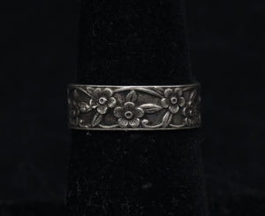 Vintage Sterling Silver Embossed Floral Band - Size 6.25