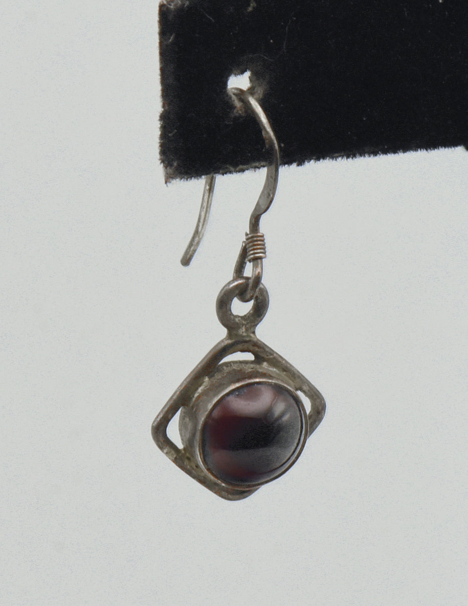 UNMATCHED Vintage Beautiful Red Garnet Cabochon Sterling Silver Dangle Earring