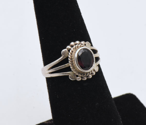 Vintage Red Garnet Sterling Silver Ring - Size 5.75