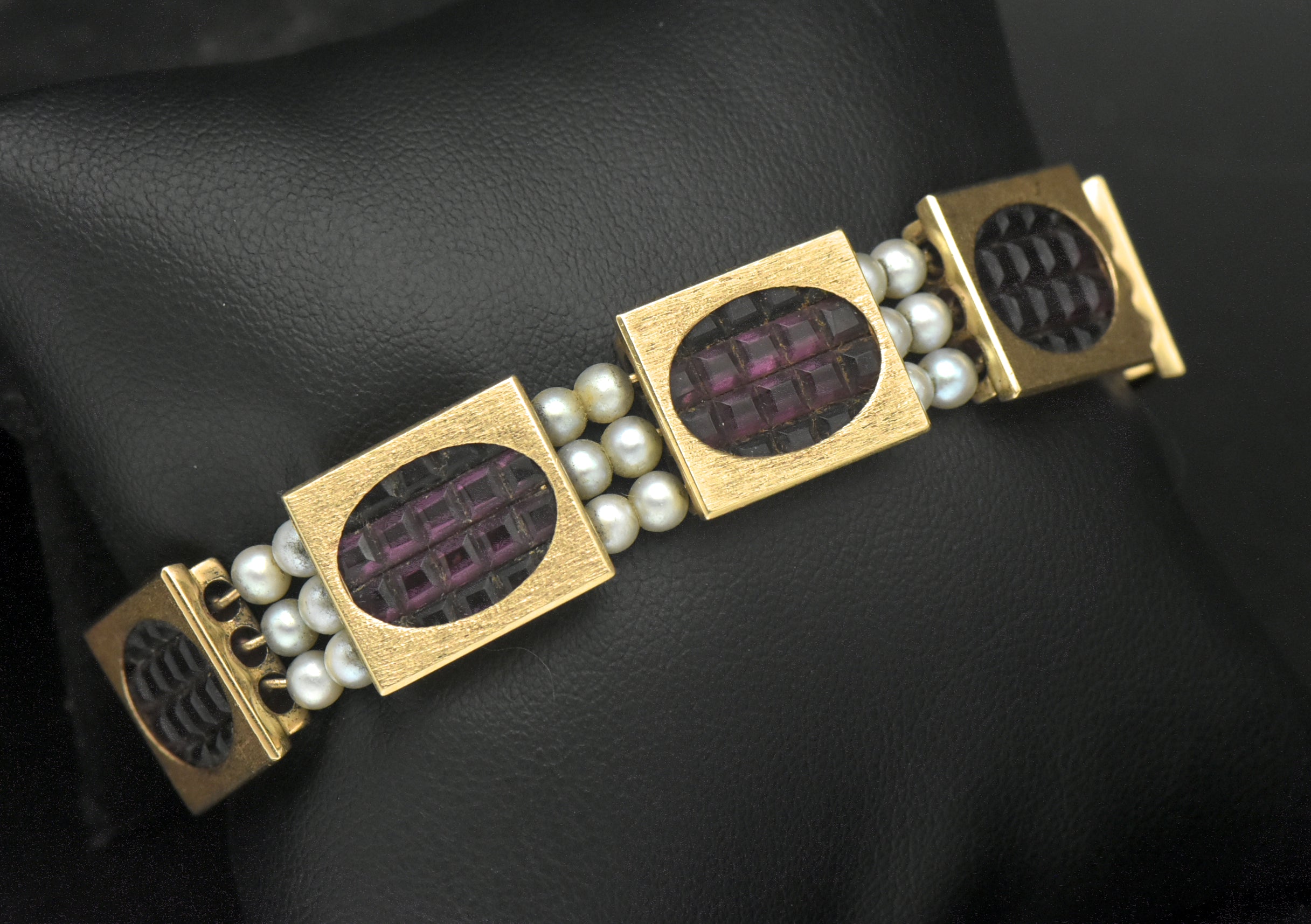 Handmade 14K Gold Link Bracelet with Hand-Carved Glass and Cultured Pearls - 7"