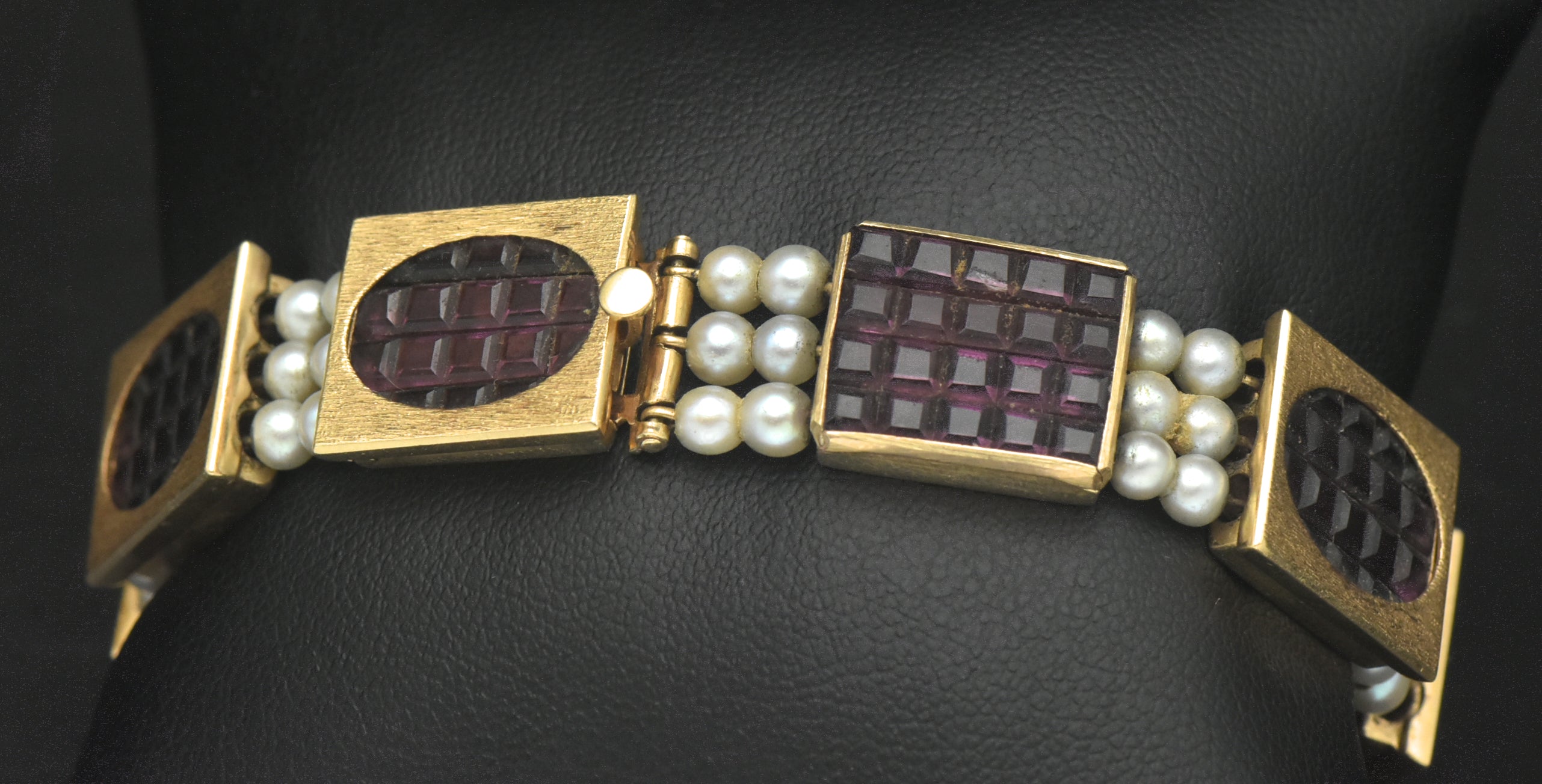 Handmade 14K Gold Link Bracelet with Hand-Carved Glass and Cultured Pearls - 7"