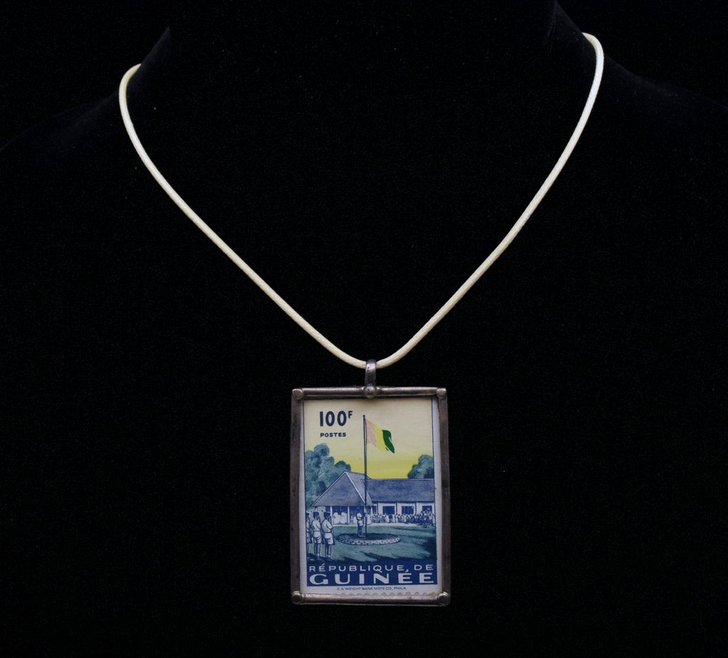 Vintage République de Guinée Stamp Sterling Silver Pendant Necklace
