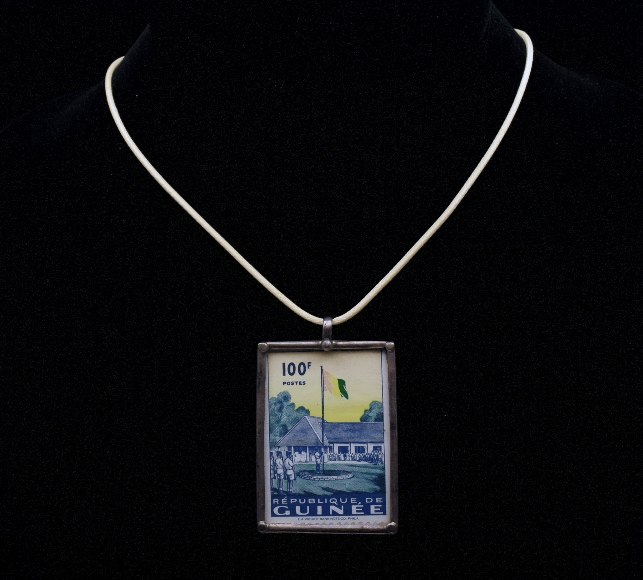 Vintage République de Guinée Stamp Sterling Silver Pendant Necklace