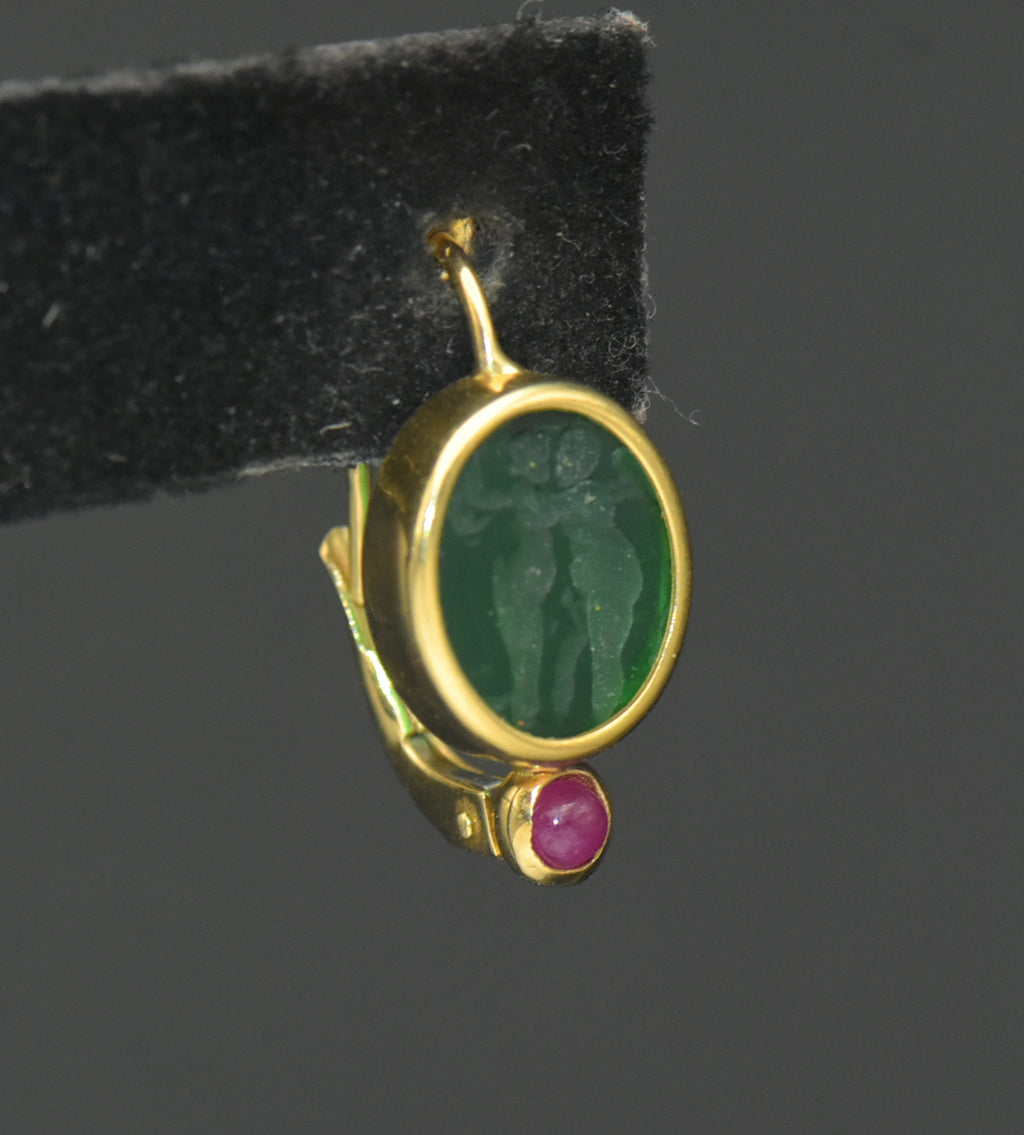 UNMATCHED Vintage 14k Gold Intaglio Glass and Ruby Earring