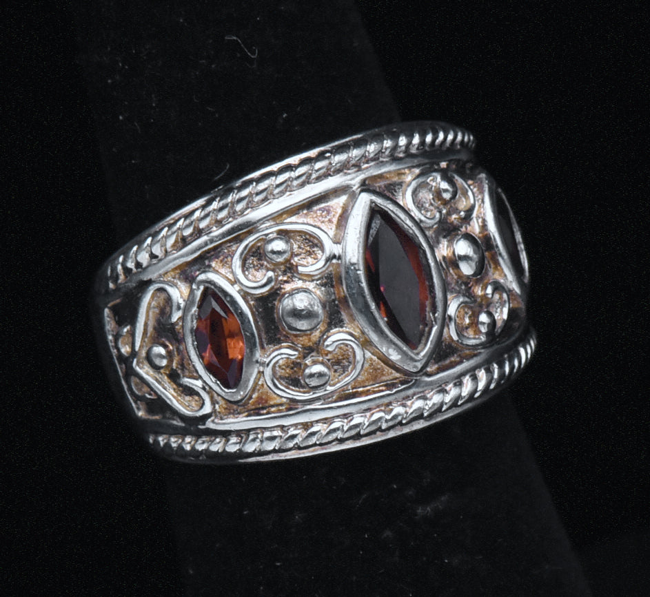 Vintage Sterling Silver and Garnets Ring - Size 5