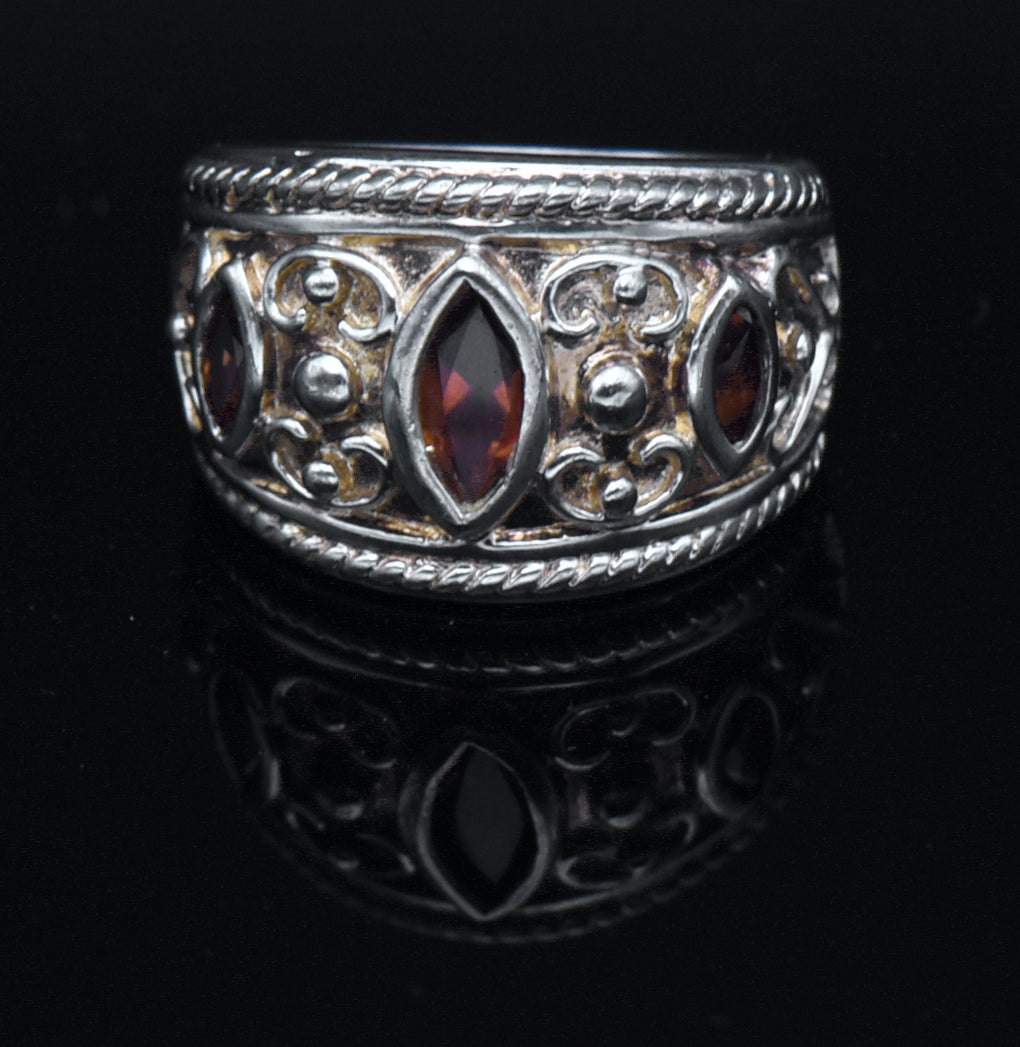 Vintage Sterling Silver and Garnets Ring - Size 5