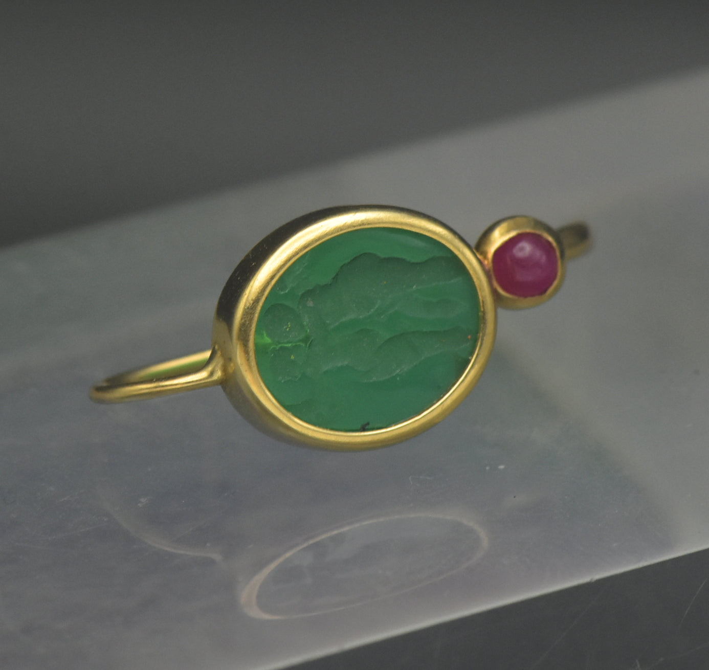 UNMATCHED Vintage 14k Gold Intaglio Glass and Ruby Earring