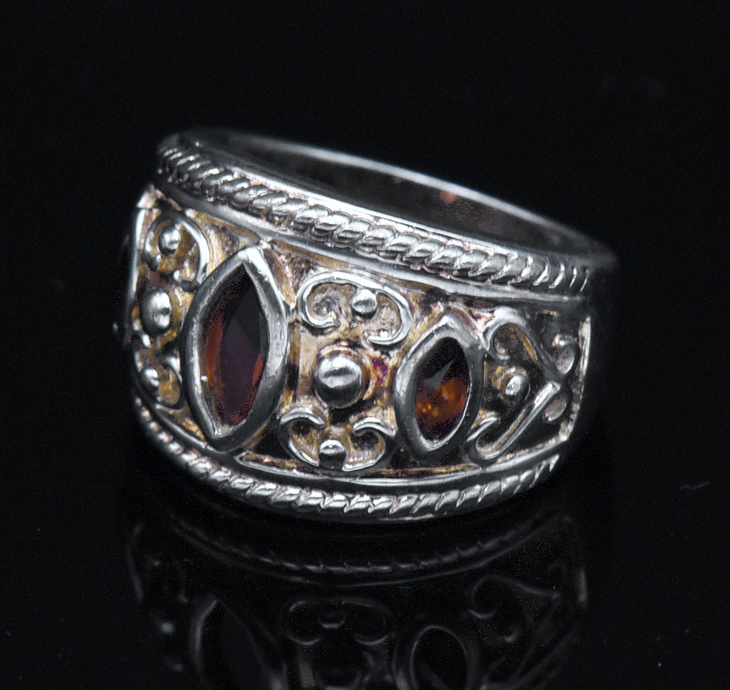 Vintage Sterling Silver and Garnets Ring - Size 5