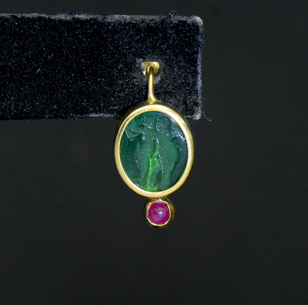 UNMATCHED Vintage 14k Gold Intaglio Glass and Ruby Earring