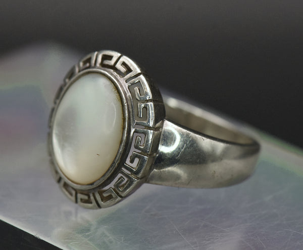 Vintage Sterling Silver Mother of Pearl Ring - Size 9