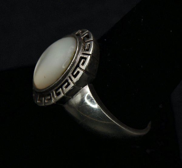 Vintage Sterling Silver Mother of Pearl Ring - Size 9