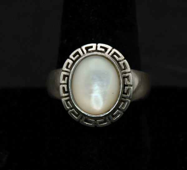 Vintage Sterling Silver Mother of Pearl Ring - Size 9