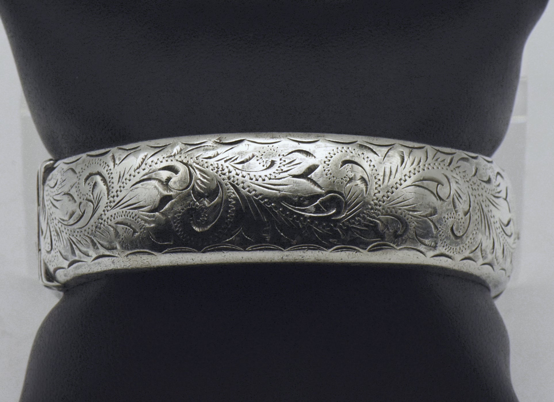Harrod's - Vintage 1960s English Sterling Silver Wide Hinged