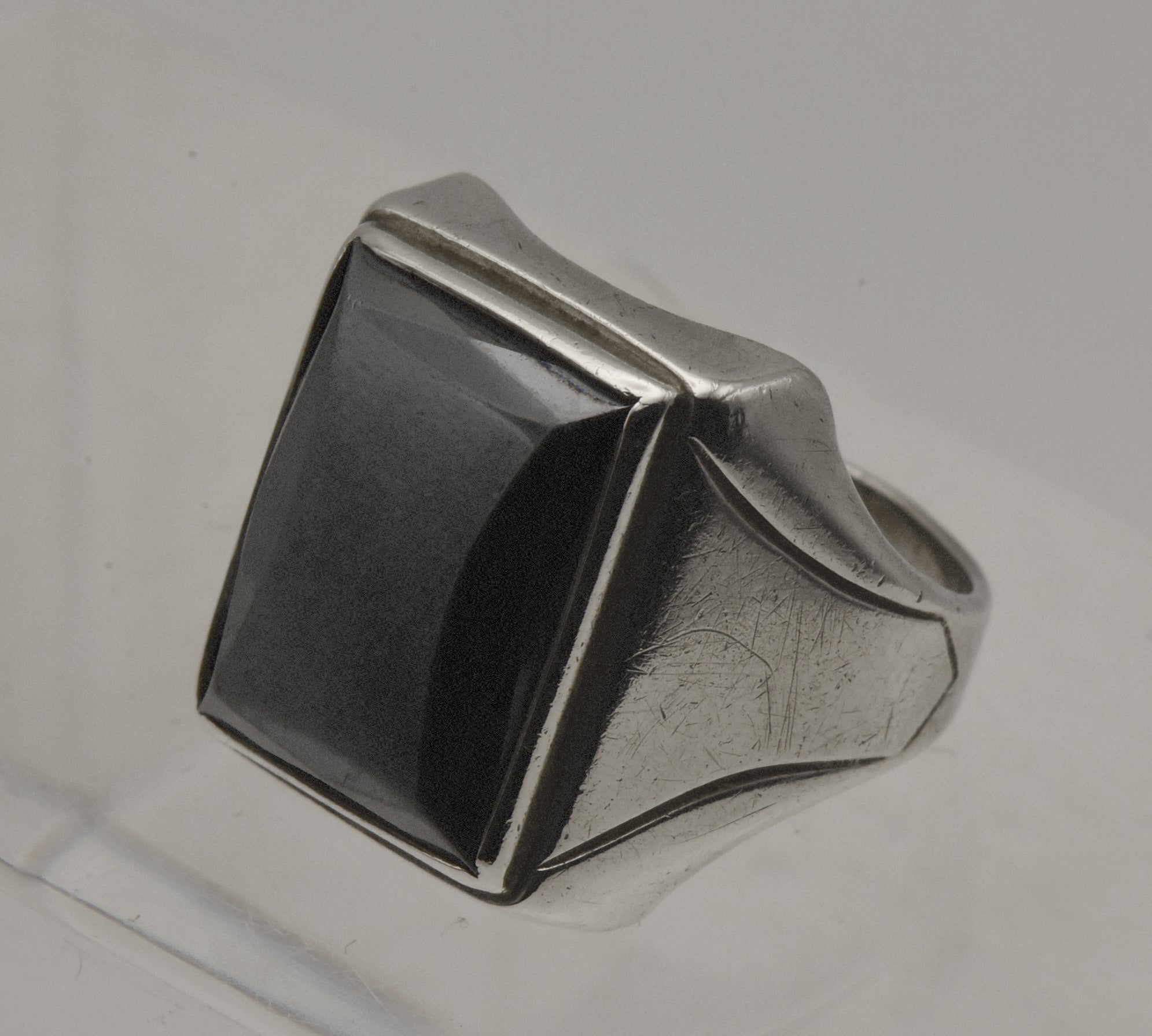Uncas - Vintage Hematite Sterling Silver Ring - Size 7.5