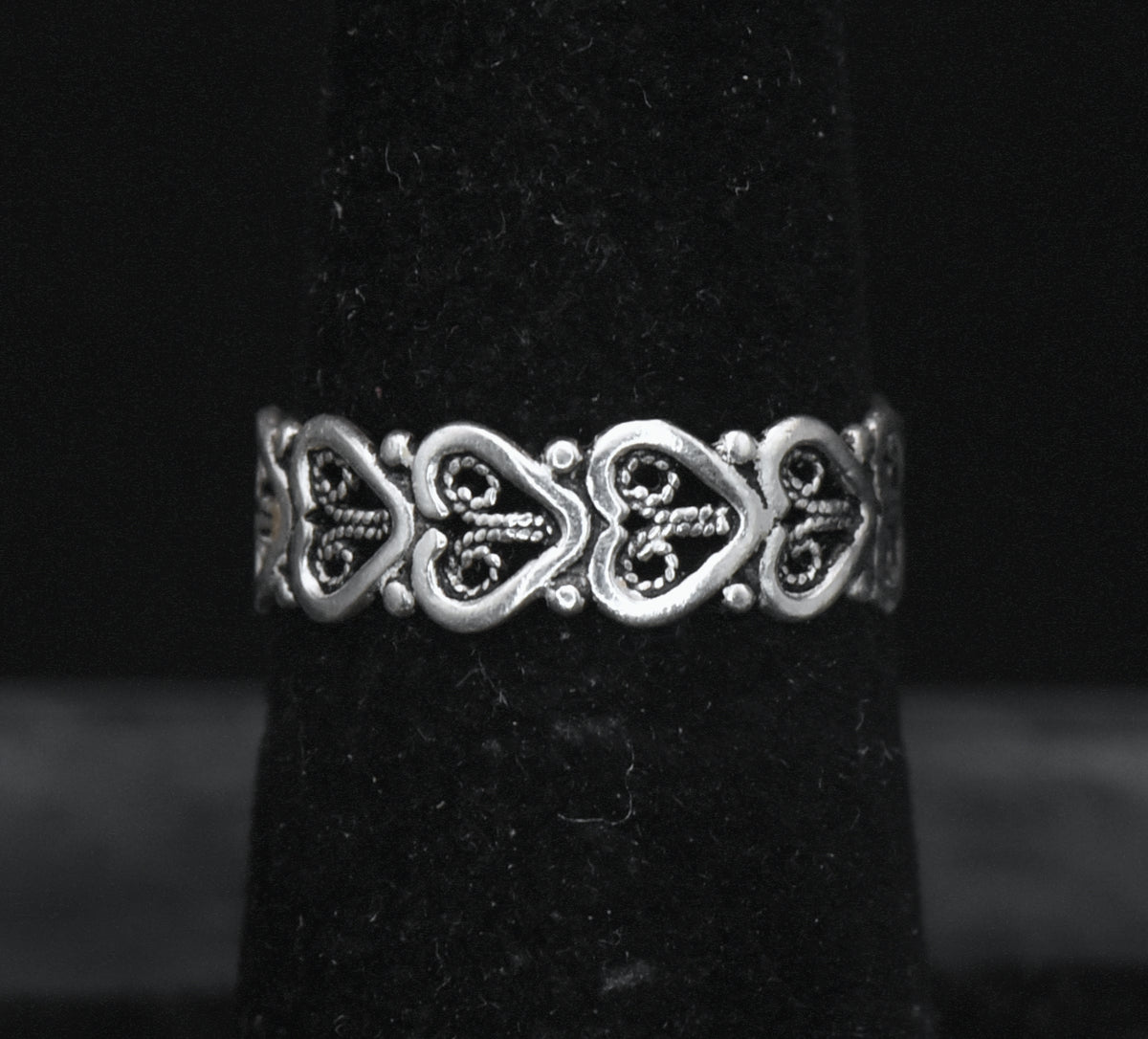 Vintage Sterling Silver Hearts Band - Size 6