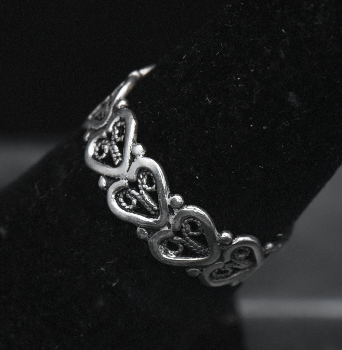 Vintage Sterling Silver Hearts Band - Size 6